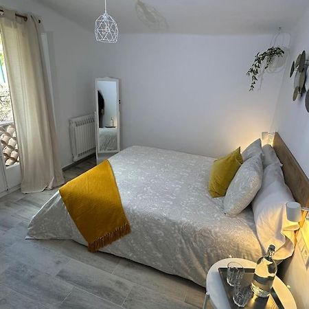 Habitacion Roca Foradada En Casa Cami De Les Aiguees Monistrol De Montserrat Εξωτερικό φωτογραφία