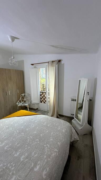 Habitacion Roca Foradada En Casa Cami De Les Aiguees Monistrol De Montserrat Εξωτερικό φωτογραφία