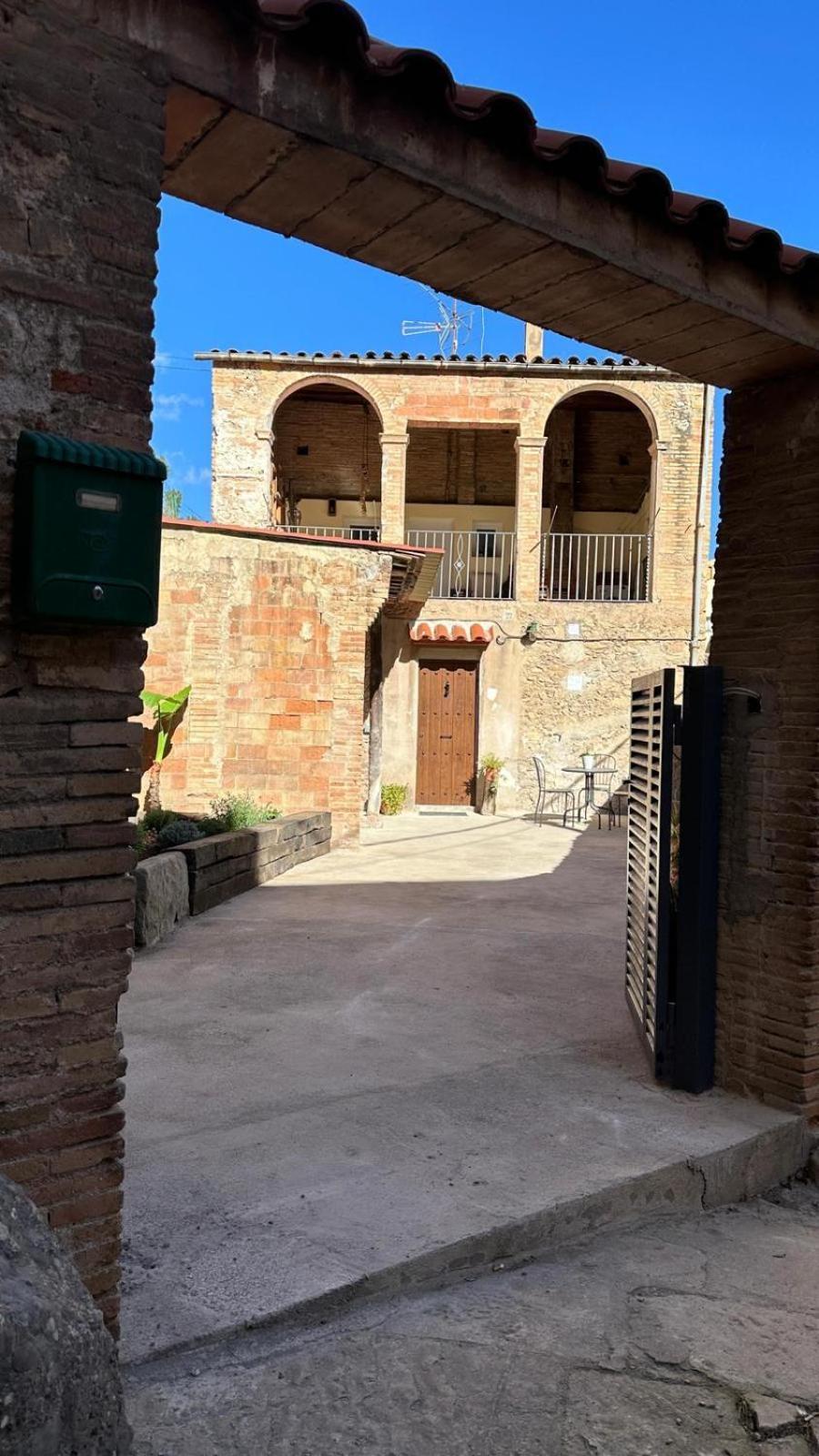 Habitacion Roca Foradada En Casa Cami De Les Aiguees Monistrol De Montserrat Εξωτερικό φωτογραφία
